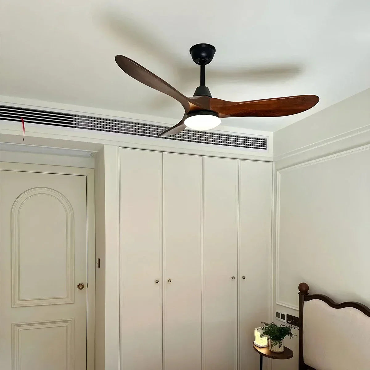 Modern Ceiling Fan with Light, Contemporary Nordic Solid Wood Ceiling Fan, Reversible Motor Bedroom & Living Room Fan Light | Sevaros NordWood